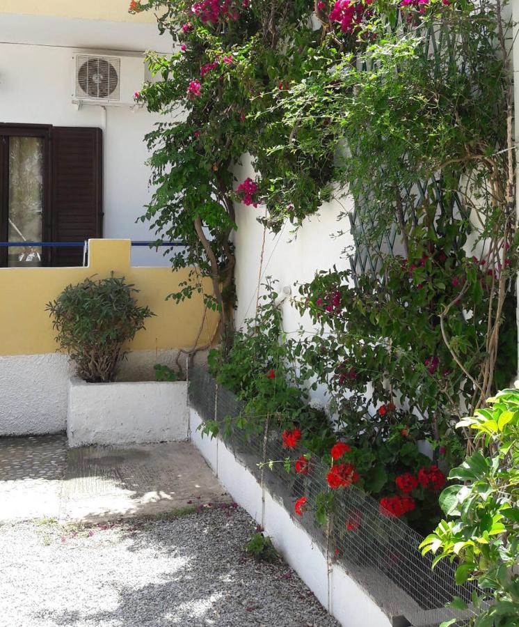 Artemis Rooms Frangokastello Екстериор снимка